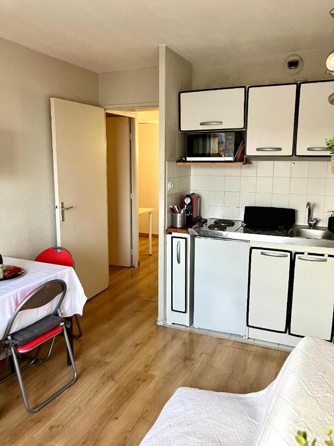 Appartement 2 pièces en étage élevé, centre-ville au calme, petite vue mer Nice Extérieur photo
